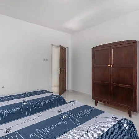 2 Bedroom Cozy In Apartment *