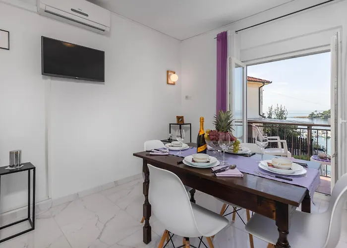 Appartement 2 Bedroom Stunning In Banjol