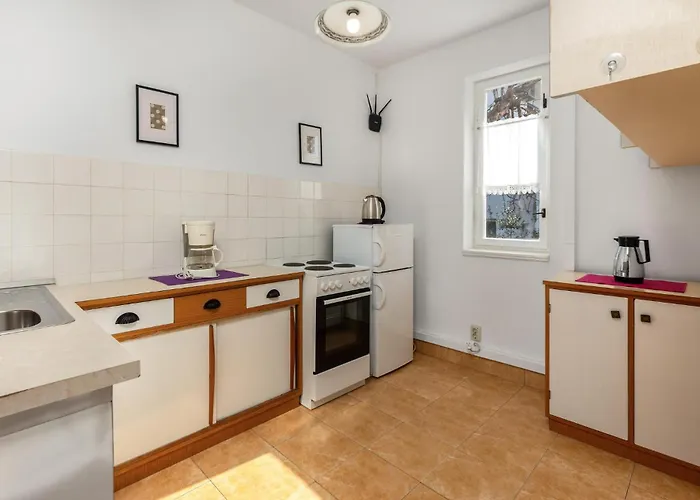 2 Bedroom Stunning In *