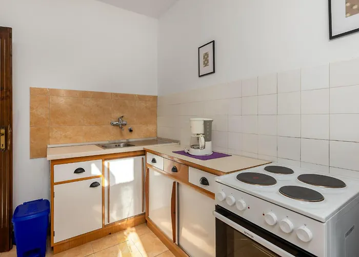 Appartement 2 Bedroom Stunning In Banjol