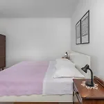 2 Bedroom Stunning In Appartement *