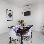 Appartement 2 Bedroom Stunning In
