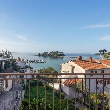 Apartment 2 Bedroom Stunning In Banjol
